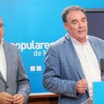 Pedro Antonio Sánchez y José Joaquín Peñarrubia, ayer durante su comparecencia en la sede del PP