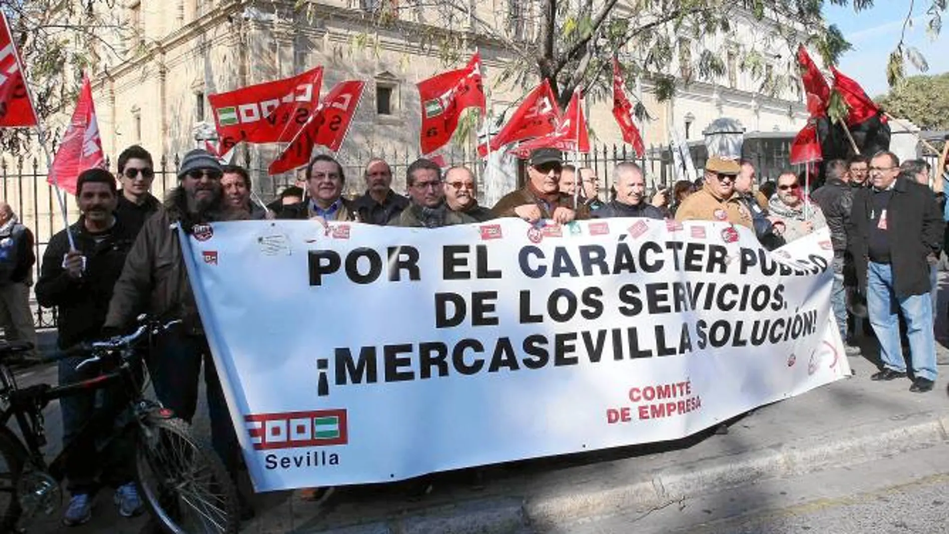 El juez aparta al PSOE de la causa por las comisiones de Mercasevilla