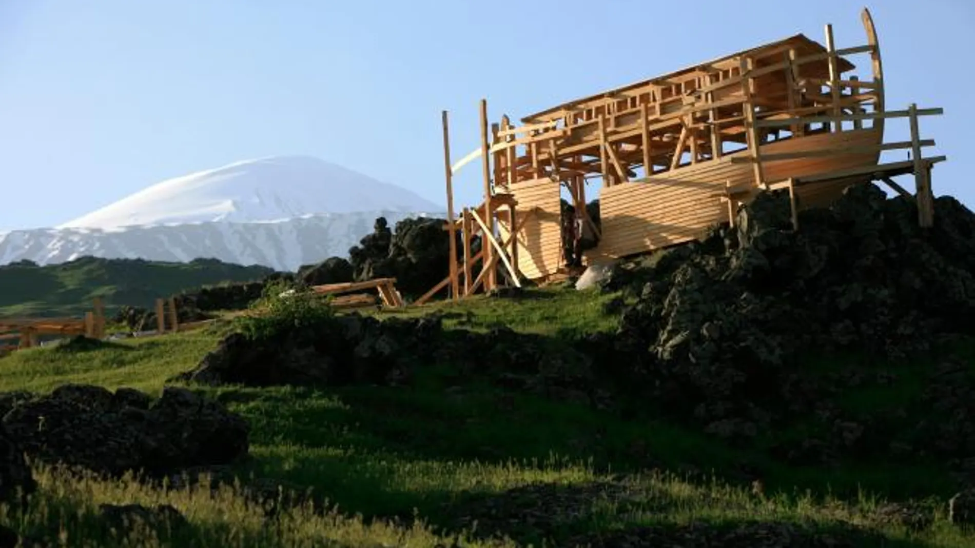 En 2007, un grupo ecologista montó un Arca de Noé en el Monte Ararat para denunciar el cambio climático