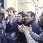 Batalla campal en Valencia entre policías y manifestantes