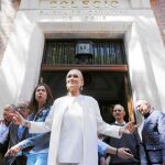 La candidata del PP a la Comunidad, Cristina Cifuentes, acudió a mediodía a votar a su colegio electoral en el distrito de Moncloa-Aravaca