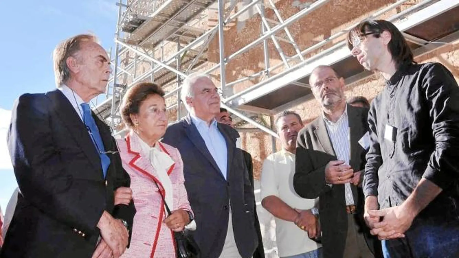 Los Duques de Soria, la Infanta Margarita y su esposo Don Carlos Zurita, visitan uno de los monumentos recuperados por la Fundación que lleva su nombre, en la provincia soriana