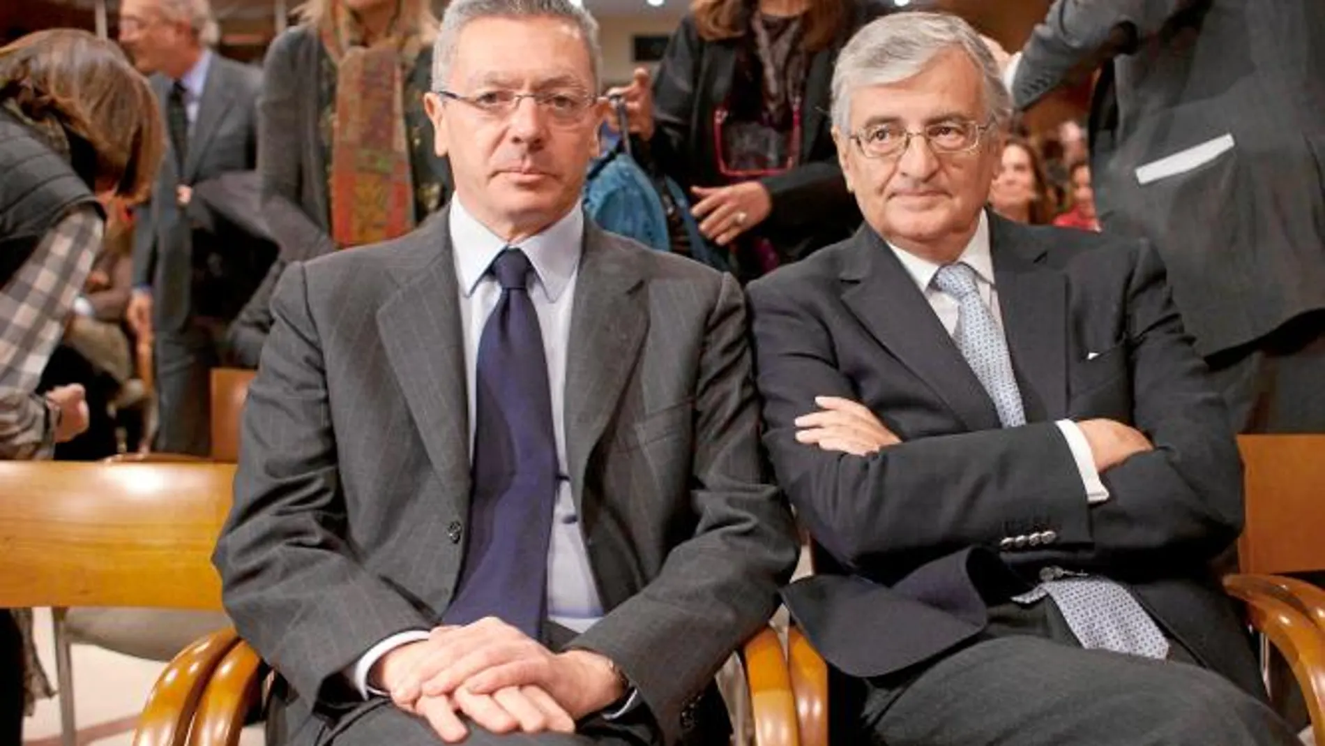 Ruiz-Gallardón y Torres-Dulce, en la entrega de premios de la Asociación de Comunicadores Jurídicos