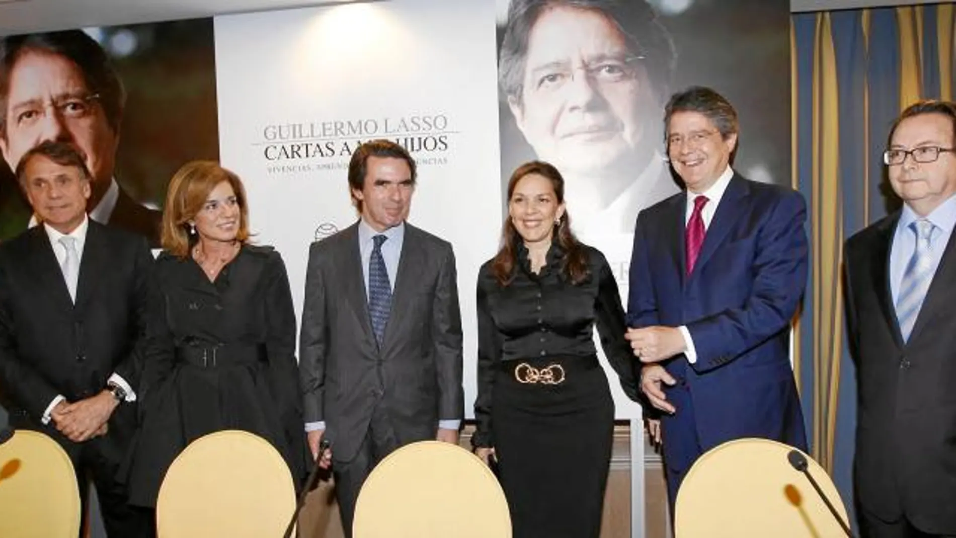 De izquierda a derecha, José Creuheras, Ana Botella, José María Aznar, María de Lourdes Alcívar, Guillermo Lasso y Andrés Arcos
