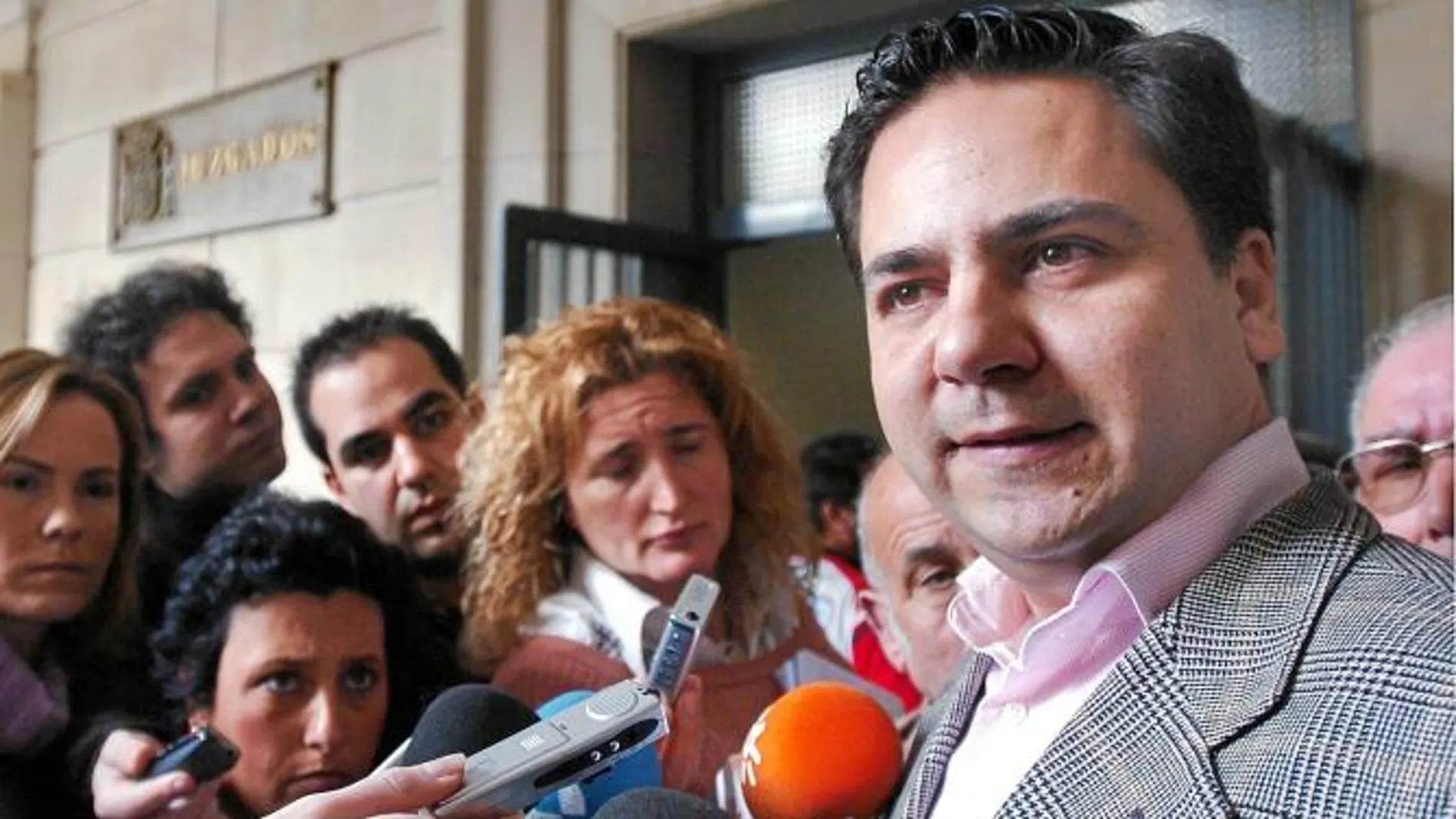 El ex alcalde camero Agustín Pavón, implicado en el «caso Camas», ha sido acusado de cohecho por la Fiscalía