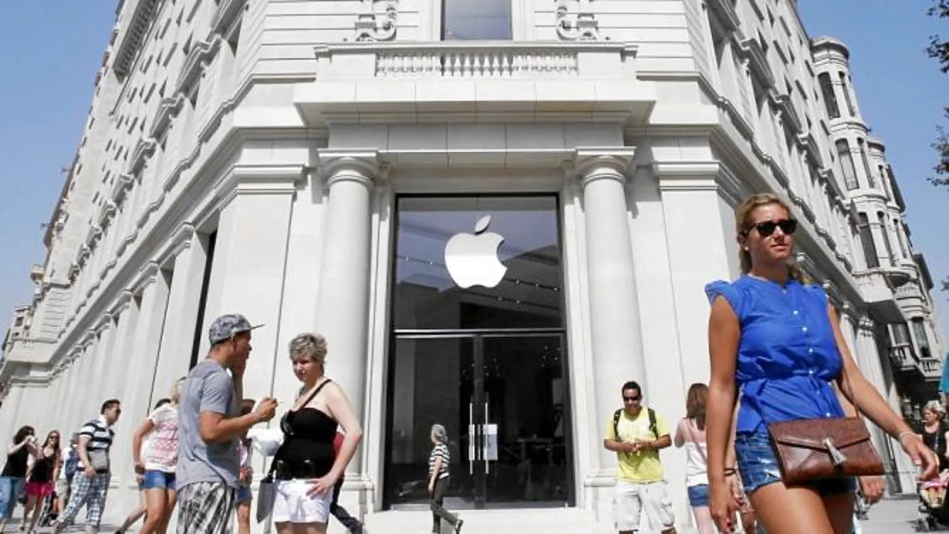Apple estrena su tienda más grande de Europa en paseo de Gràcia