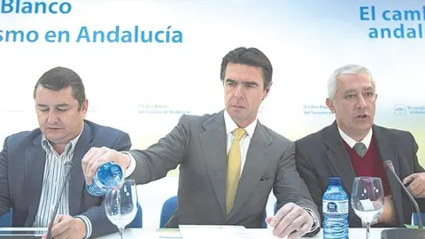 José Manuel Soria presenta el Libro Blanco del Turismo en Andalucía