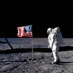 carrera espacial Neil Armstrong, sobre la Luna: una de las imágenes más famosas de la Historia