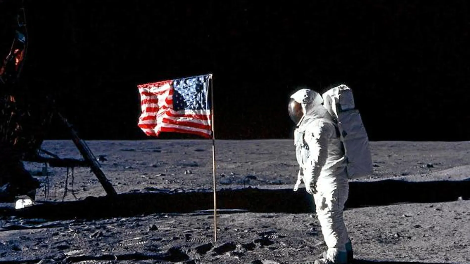 carrera espacial Neil Armstrong, sobre la Luna: una de las imágenes más famosas de la Historia