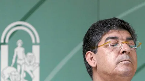 Valderas supedita a los aires de Bruselas la reversión salarial a los funcionarios