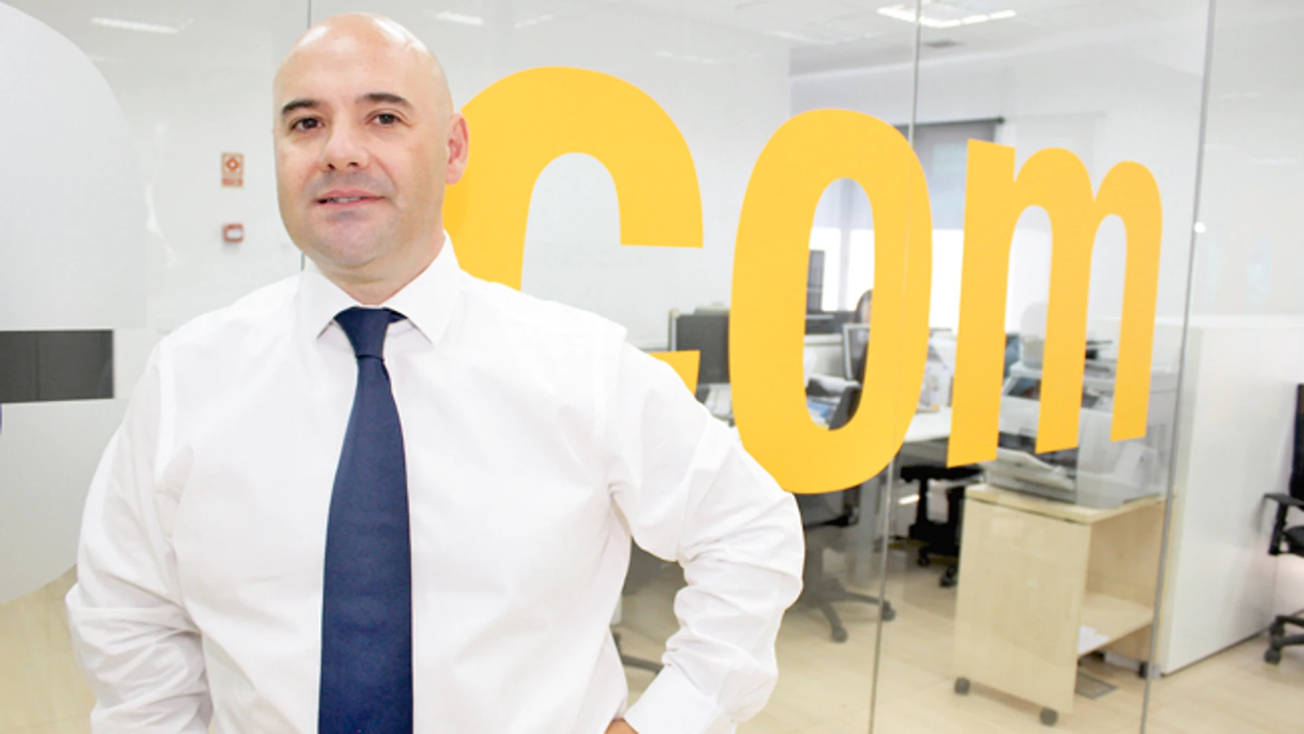 «Hemos creado la primera agencia on-line para familias»