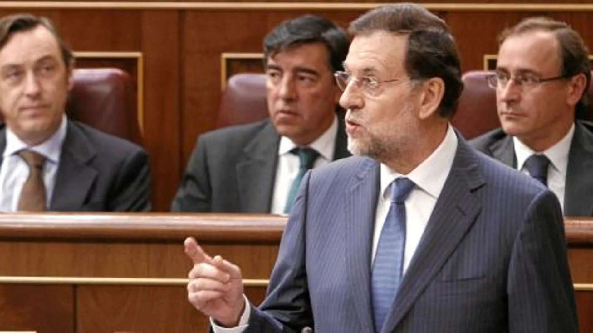 Rajoy advirtió ayer en el Congreso de que hará cumplir la Carta Magna