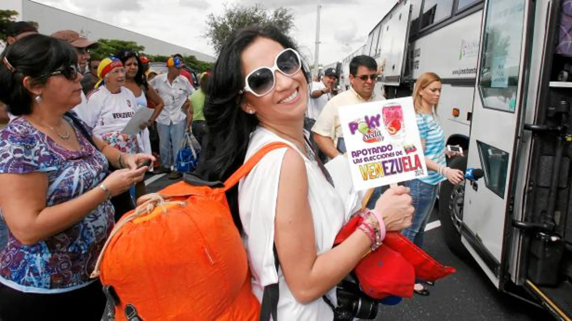 EL VOTO EXTERIOR. Un grupo de venezolanos partió ayer desde Miami en bus para poder votar hoy en Nueva Orleans