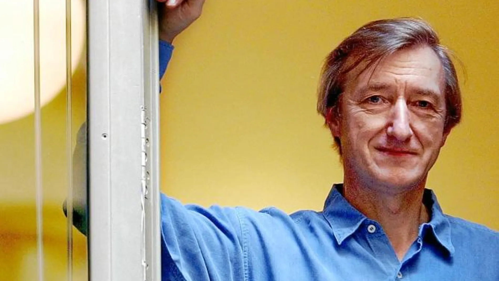 «En este libro, en el que el autor vuelve a dar muestras de su inagotable talento, se respira un cierto aroma a despedida»