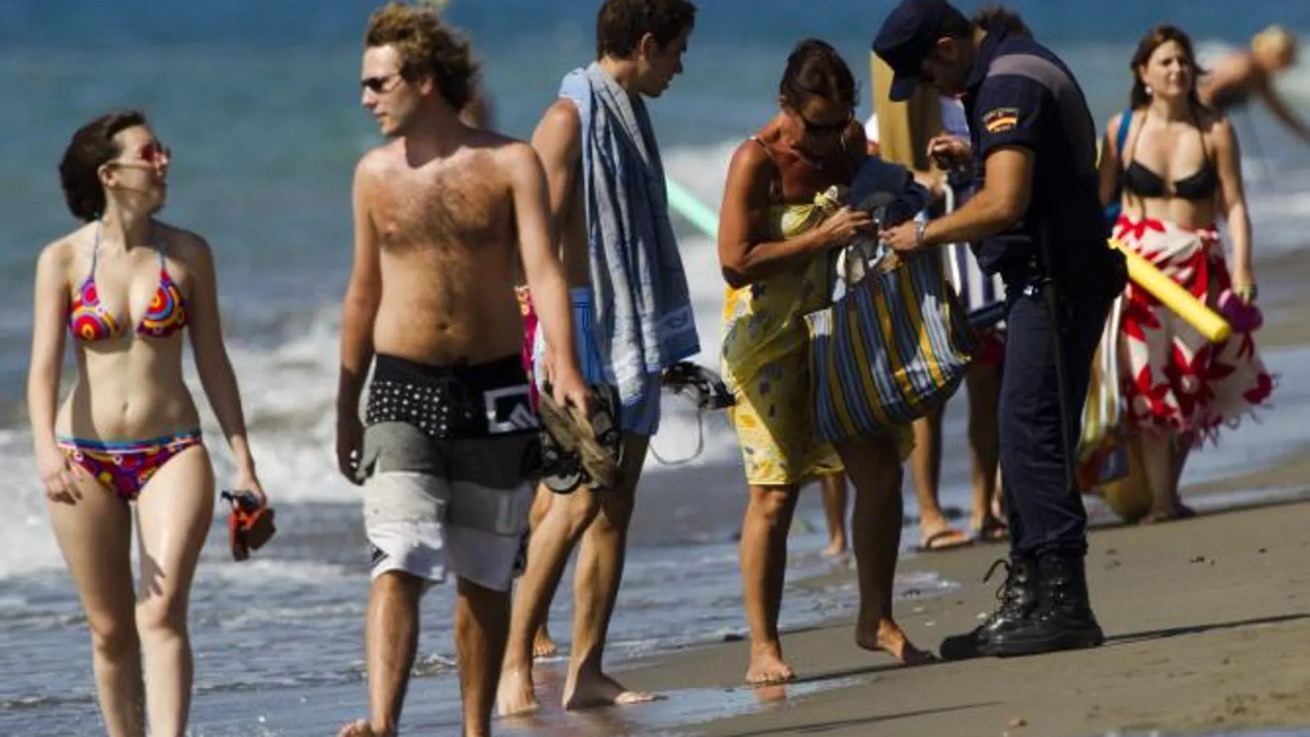 Los turistas extranjeros gastan un 46 % más hasta mayo y 75 % más este mes