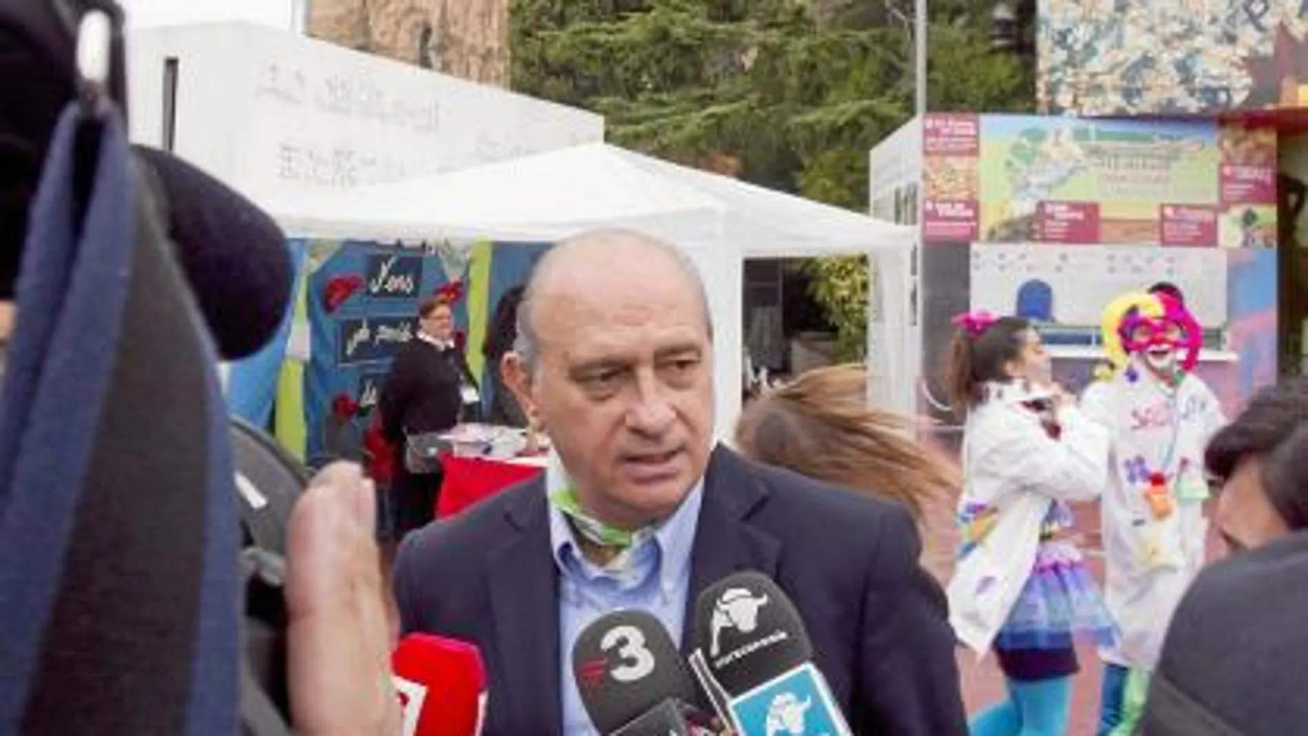 El candidato del PP acudió a la fiesta de la Asociación de Cariopatías Congénitas en el Tibidabo de Barcelona