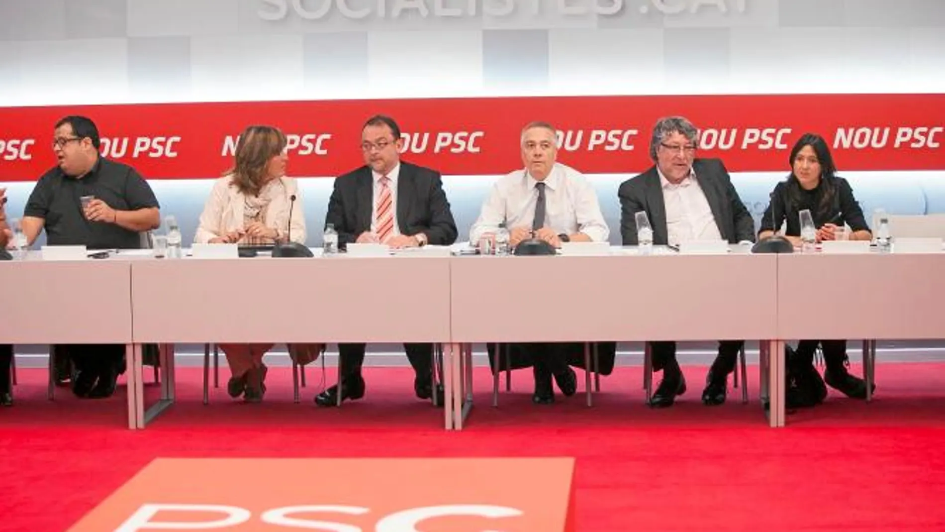La dirección del PSC encabezada por Pere Navarro en una de sus últimas reuniones