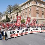 Los sindicatos incrementan sus protestas ante las medidas del PP