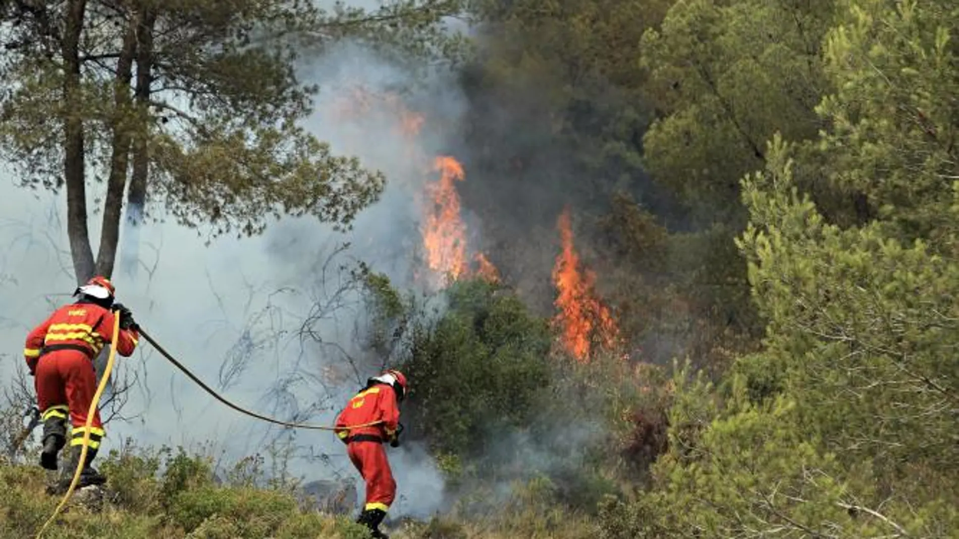 El incendio de Andilla ha avanzado el doble en sólo unas horas