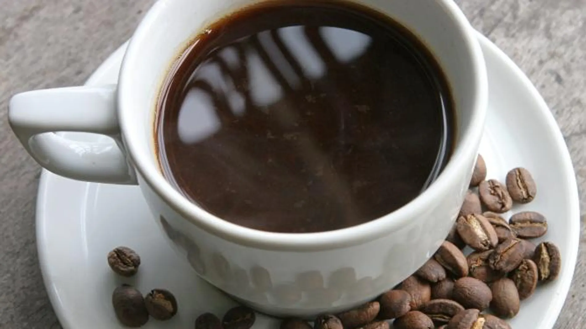 La complejidad de descafeinar café no reside en sacar la cafeina, sino dejar el resto igual