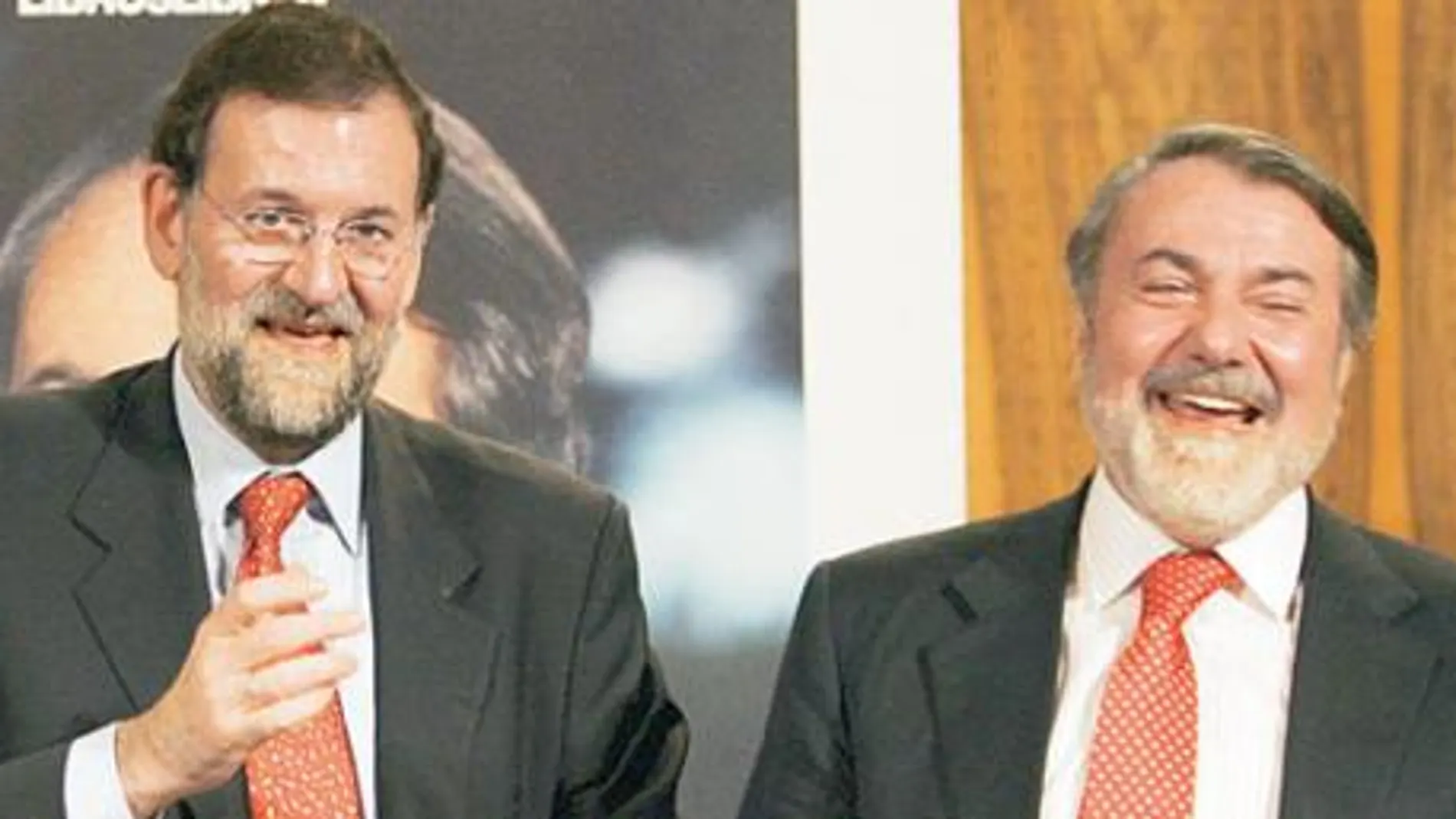 Rajoy se decanta por Mayor Oreja como candidato para las europeas