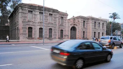 La cárcel vieja pasará a ser de titularidad municipal después del acuerdo alcanzado entre el Ayuntamiento y el Ministerio de Hacienda y se convertirá en un polo de actividad destinada a la cultura y el desarrollo de eventos sociales y culturales