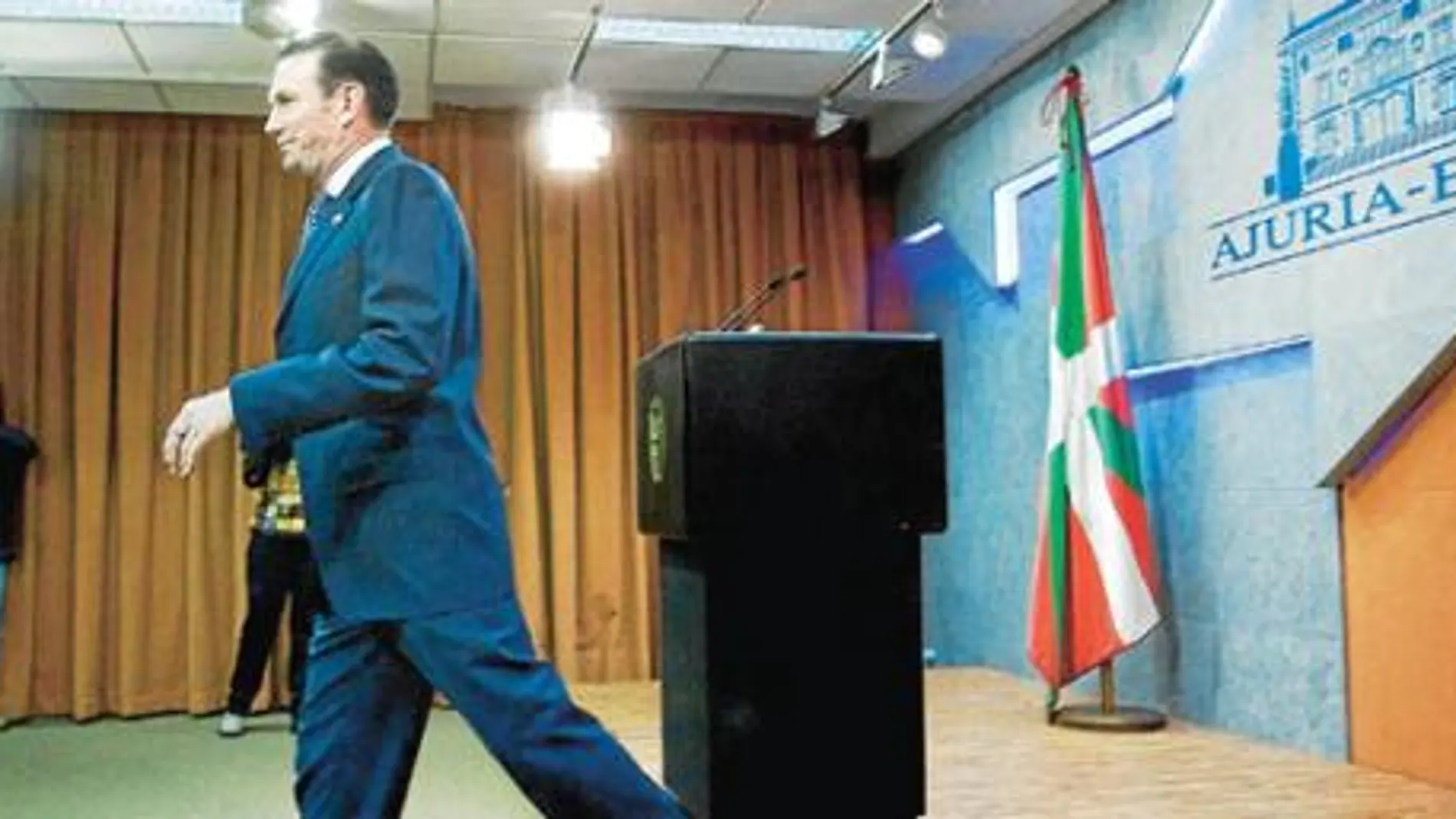 Ibarretxe hace coincidir los comicios vascos con los gallegos