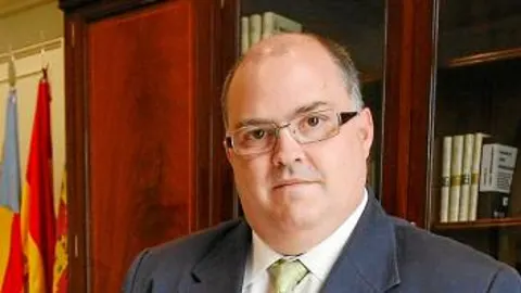 De Rosa pide a los poderes públicos que no recorten las inversiones en Justicia, ya que ello incidiría negativamente para superar la crisis