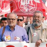 Méndez (dcha), asistió a la manifestación junto al secretario general de UGT-PV, Conrado Hernández