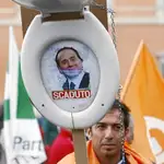  Berlusconi se queda sin mayoría para aprobar los recortes de la UE