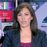 Un monitor colocado tras la presentadora con el lema «Rubalcaba sí»