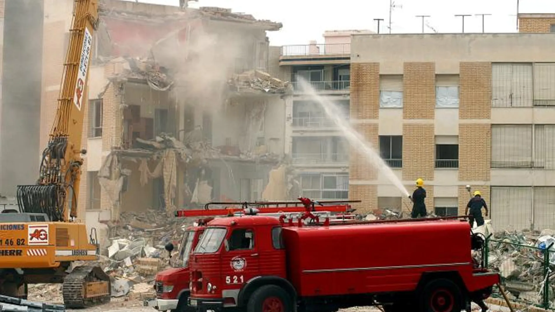 El atentado en Santa Pola provocó la muerte de dos personas y cuantiosos daños materiales