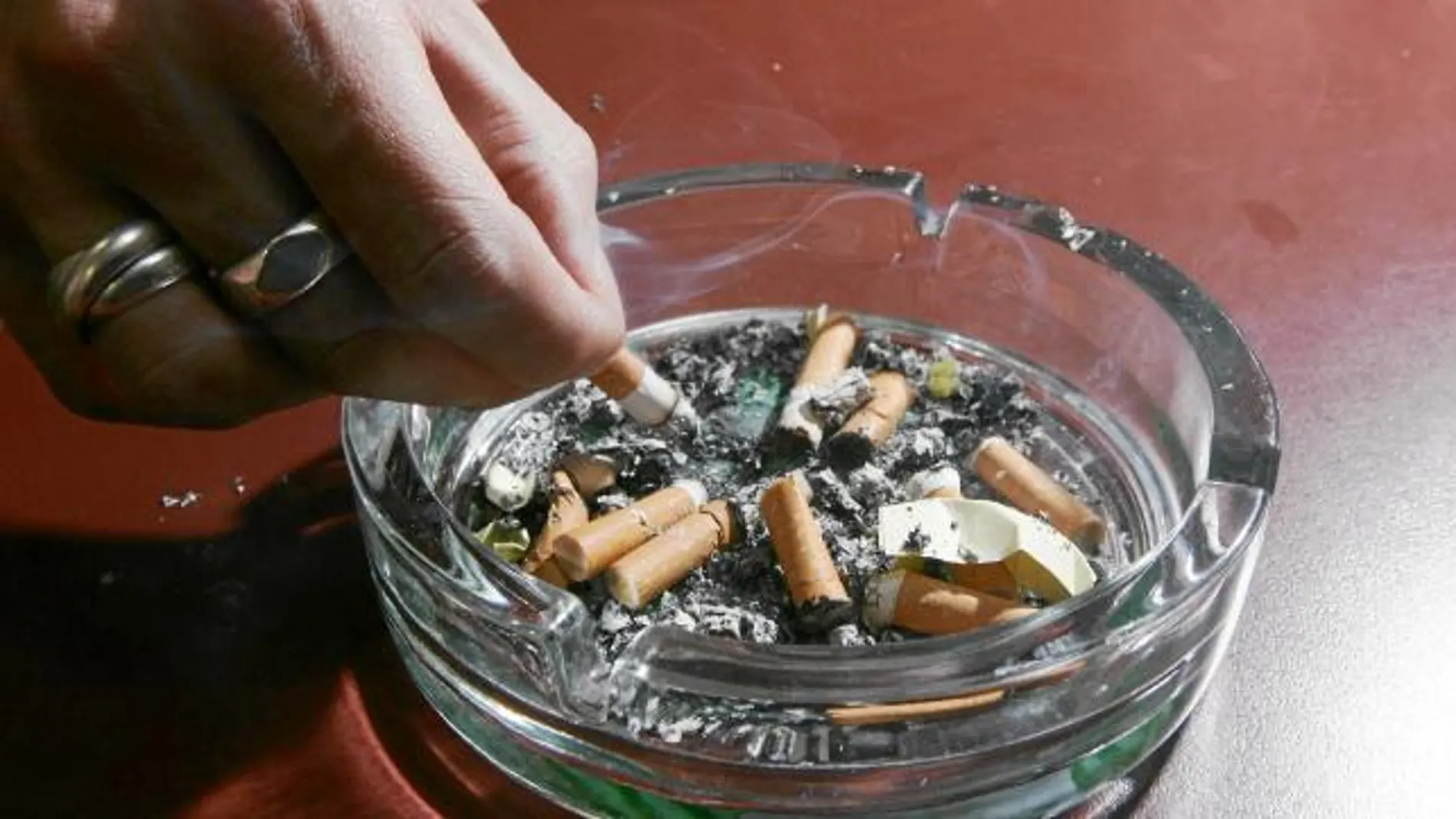 El 10,8% de los fumadores aumentó el consumo durante el confinamiento