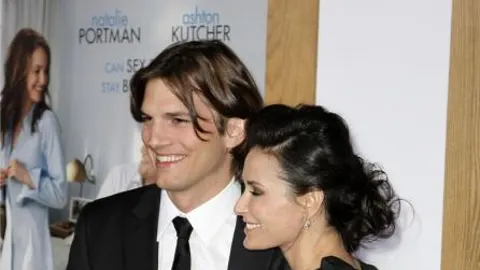 Ashton Kutcher no vive con Demi Moore