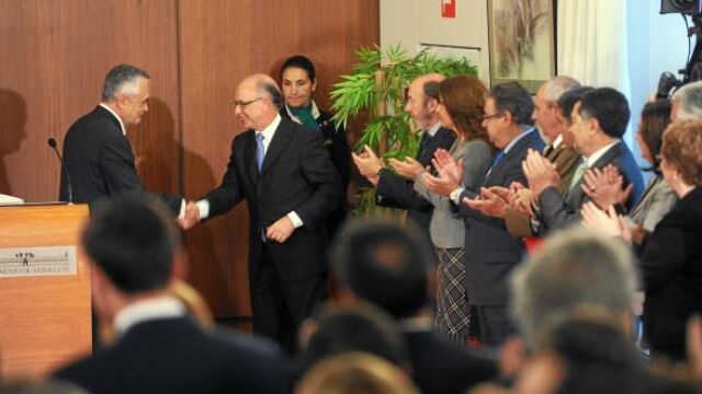 A lo capitán Ahab y en favor de «los servicios públicos»