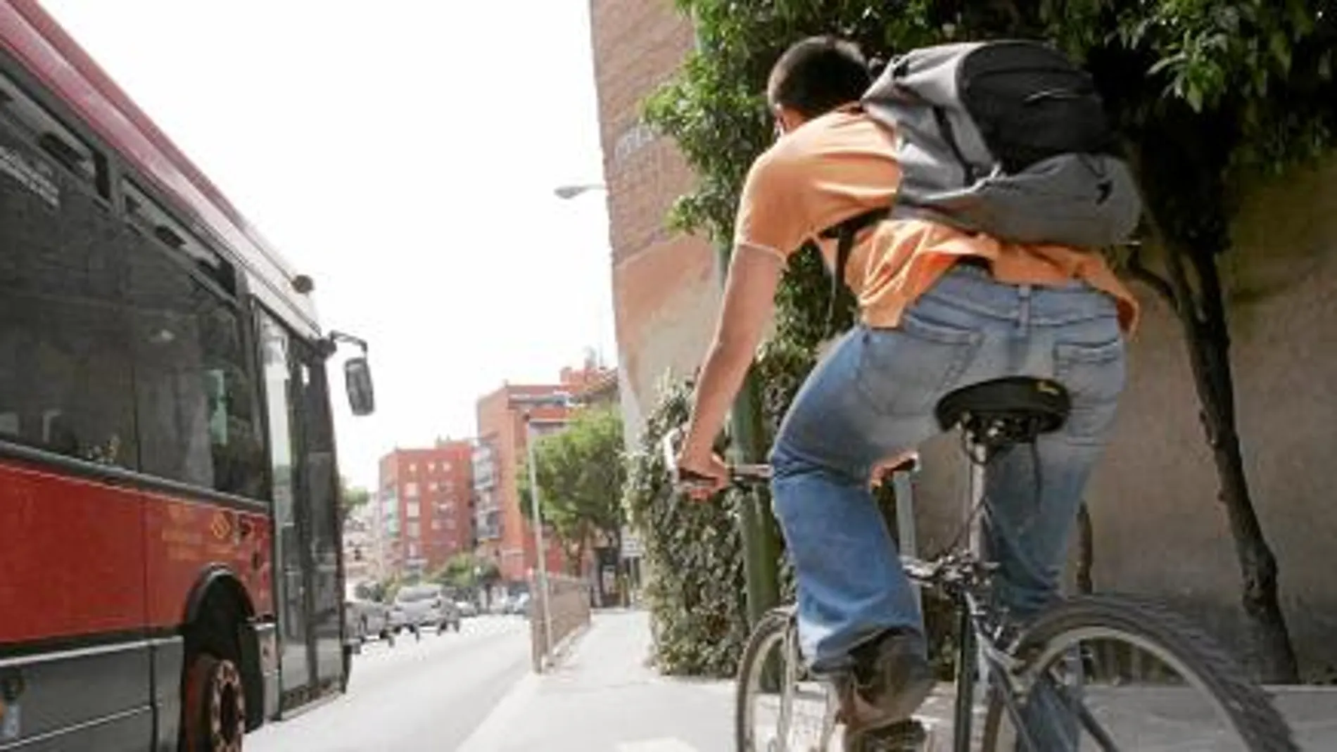 «A contramano» propone una red de carril bici en el área metropolitana