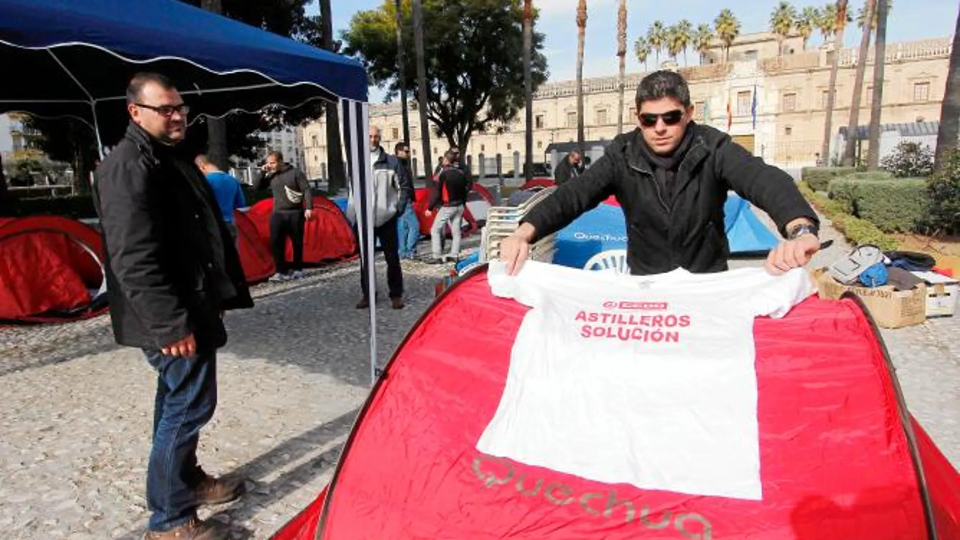 Los ex de Astilleros protestan por el impago de nóminas y finiquitos