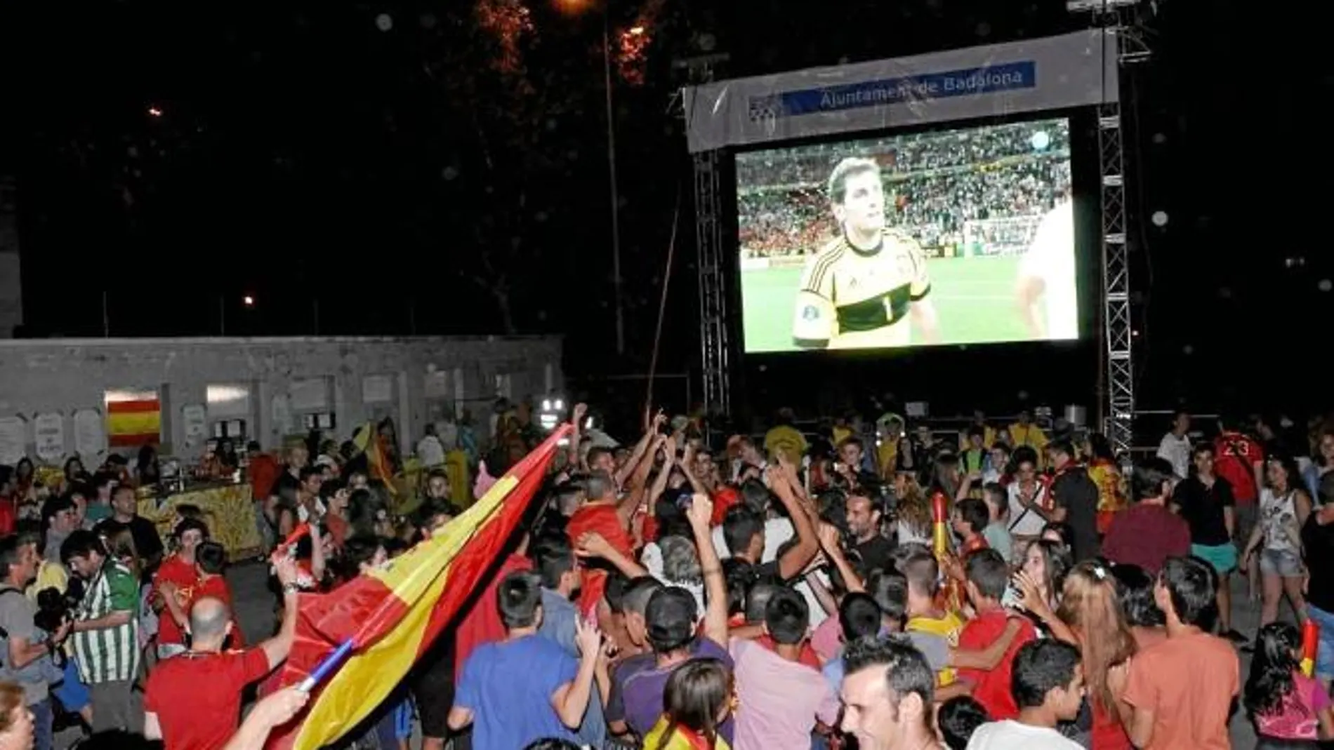 El PP pide a Trias que Barcelona apoye a «La Roja» con pantallas en la calle