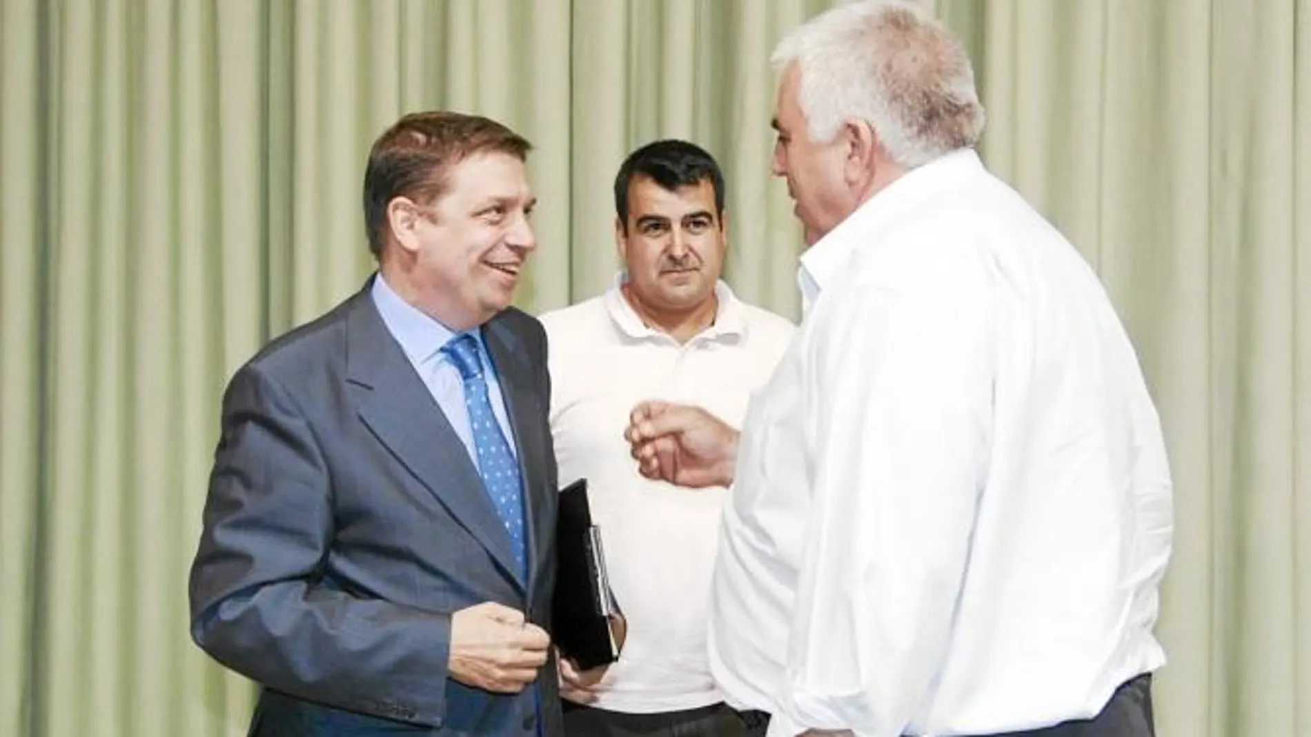 El consejero Luis Planas se reunió ayer con la directiva de la organización agraria COAG