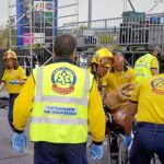 Los dos operarios se encontraban montando el escenario de un espectáculo infantil en el centro comercial Plenilunio cuando se vino abajo la estructura
