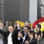 Duran Lleida en el mitin de Tortosa, en el que desplegaron una enorme bandera catalana