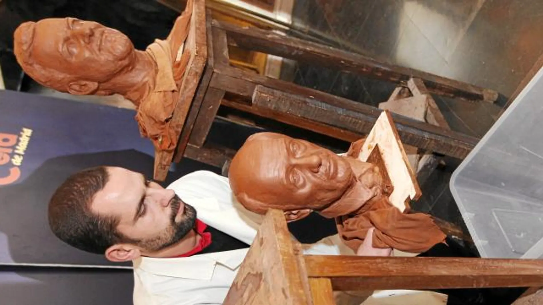 La victoria de Rajoy también tendrá sus consecuencias en el Museo de Cera. La galería retiró ayer el busto de Rubalcaba tras su derrota, mientras que el del líder del PP servirá para crear la escultura del futuro presidente del Gobierno