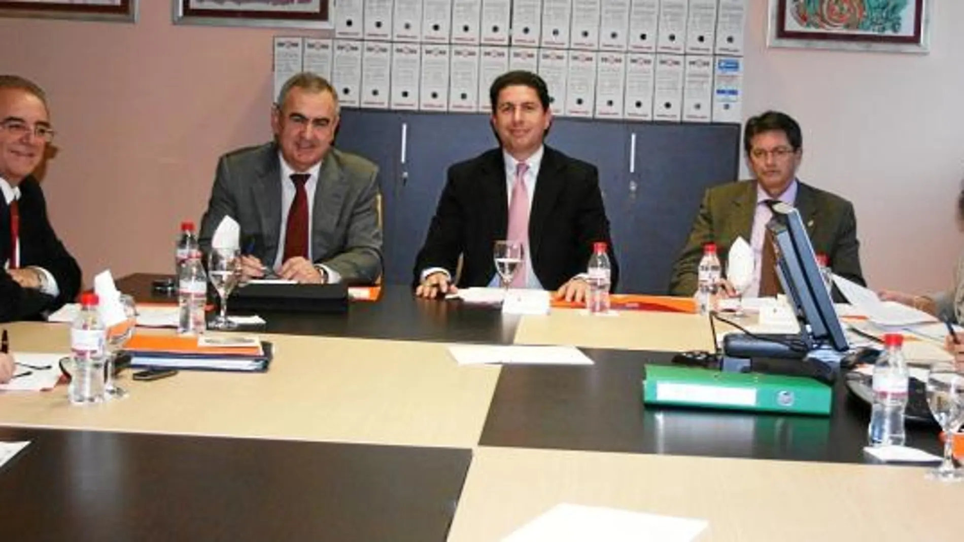 Tovar, Sevilla y Jódar (centro) presidieron la reunión de la sexta Comisión Mixta