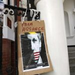 Assange ignora la citación policial y permanece en la Embajada de Ecuador