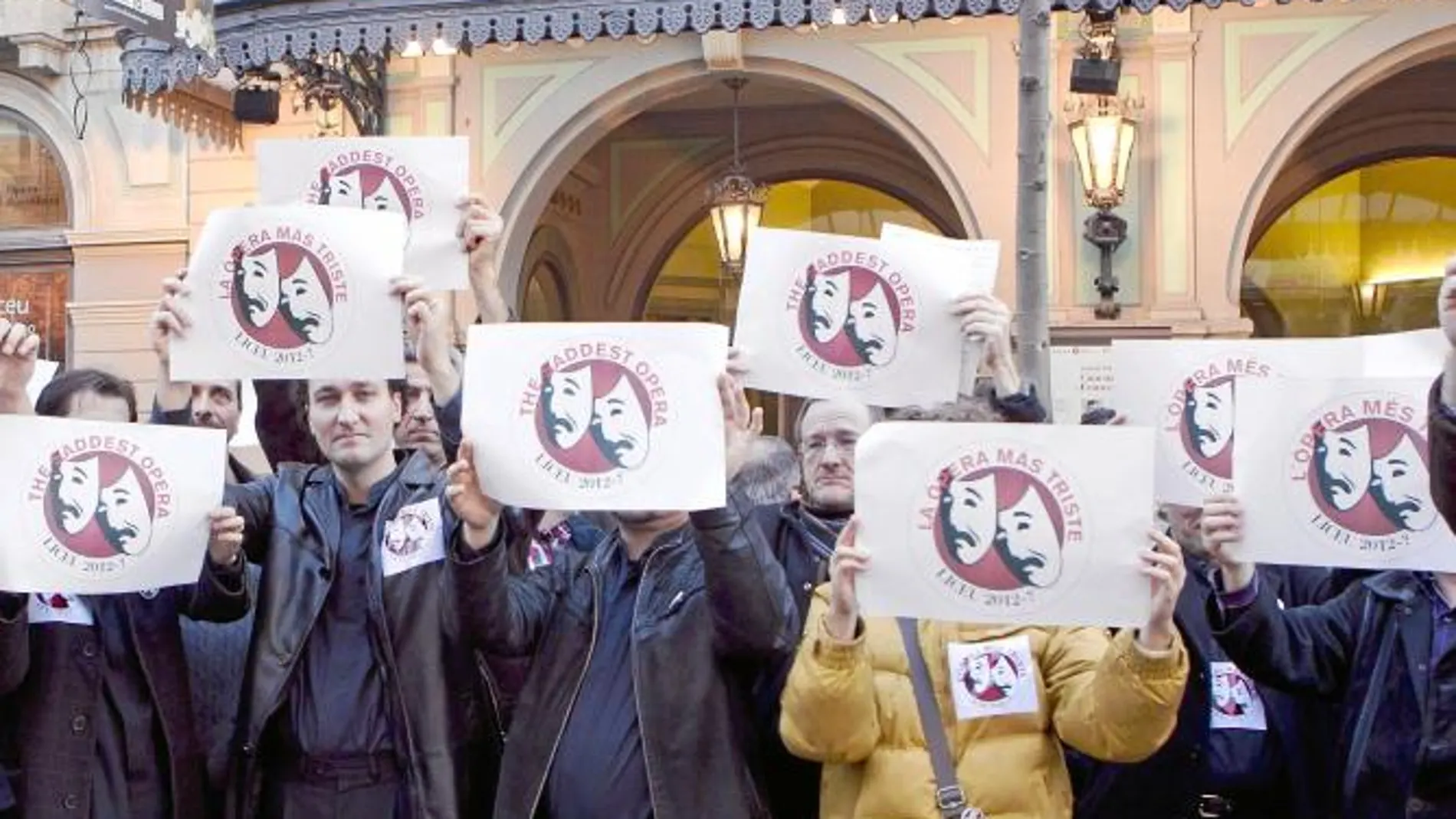 Los trabajadores del teatro se manifiestan por el próximo ERE