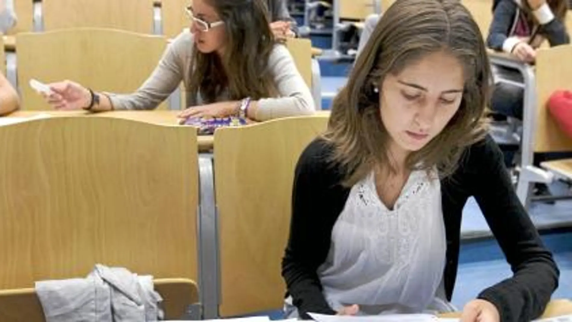 Botín duplica las becas para que los universitarios trabajen en Pymes