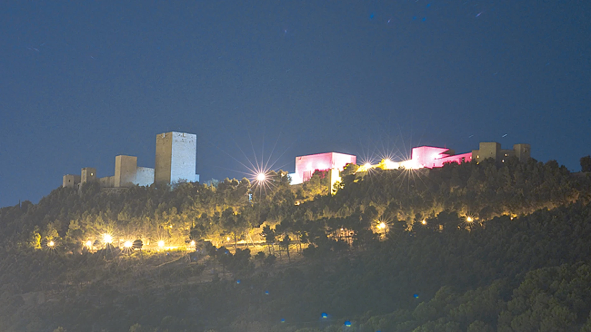Jaén se tiñe de rosa