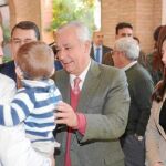 El presidente del PP-A visitó ayer un hospital en Sevilla