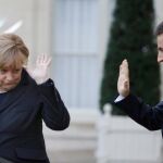 Merkel y Sarkozy no quieren que algunos países obstaculicen el resurgir de la moneda única