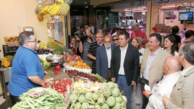 Espadas quiere quitarle los barrios a Zoido